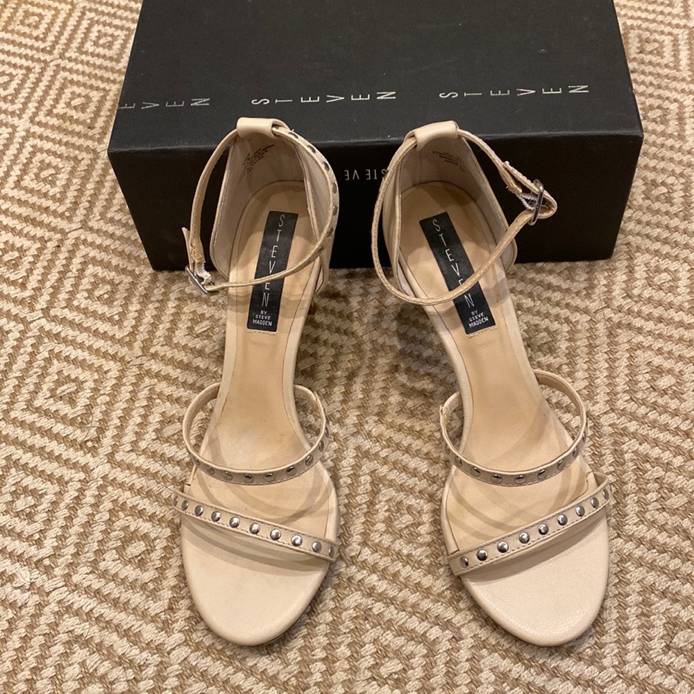 NEW/NEVER WORN Steven by Steve Madden ‘Vixen’ nude heels